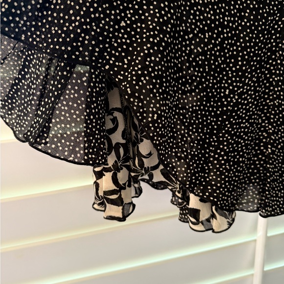 Elegant Black and Tan Reversible Skirt - Picture 5 of 6